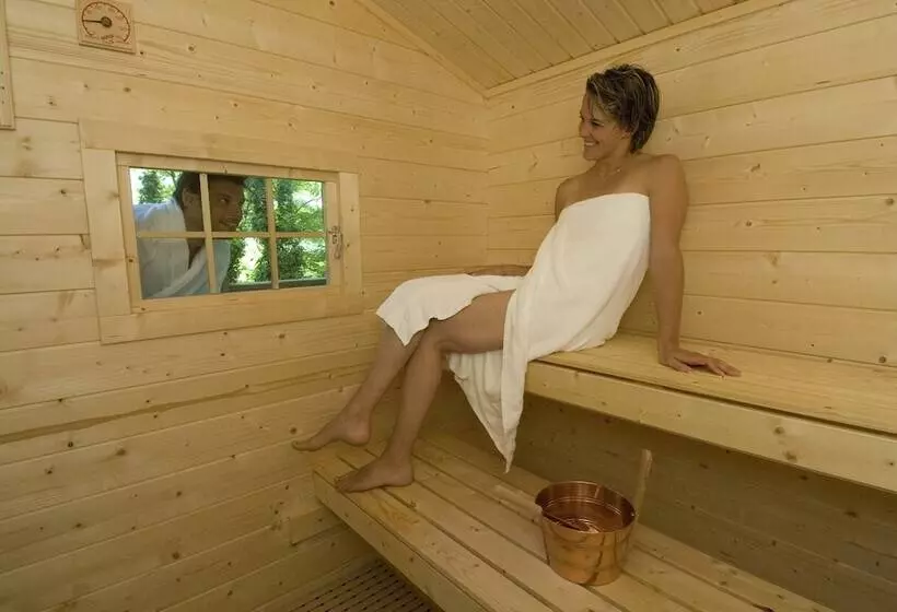 Отель Château De La Tour Du Puits