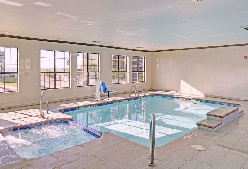 هتل Spark By Hilton Galveston