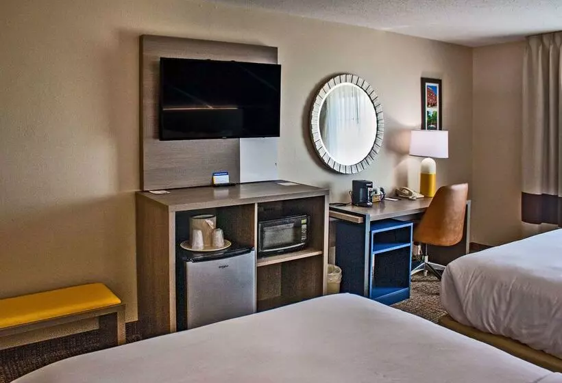 ホテル Comfort Inn & Suites Geneva West Chicago