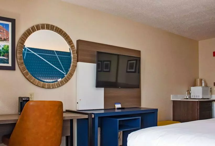 ホテル Comfort Inn & Suites Geneva West Chicago