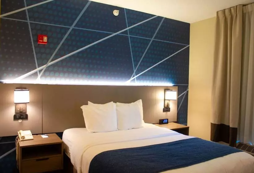 ホテル Comfort Inn & Suites Geneva West Chicago