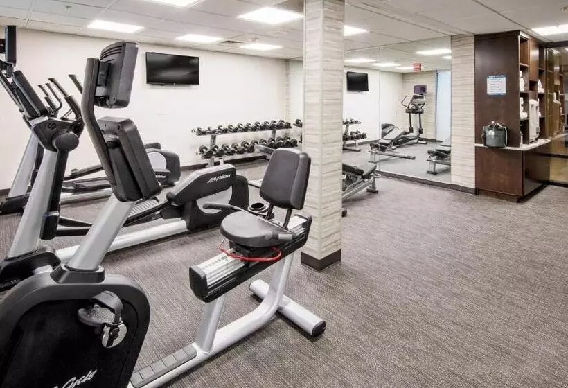 호텔 Courtyard Chicago St. Charles