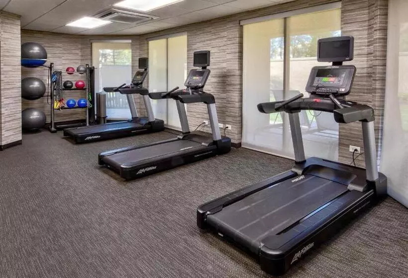 호텔 Courtyard Chicago St. Charles