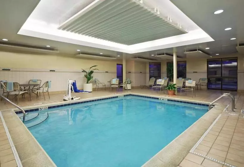 호텔 Courtyard Chicago St. Charles