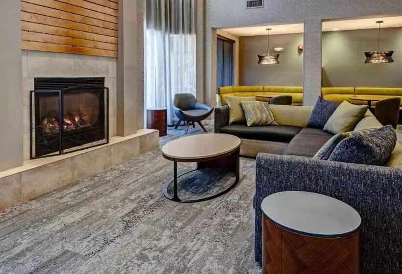 호텔 Courtyard Chicago St. Charles