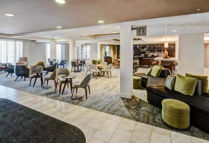 호텔 Courtyard Chicago St. Charles