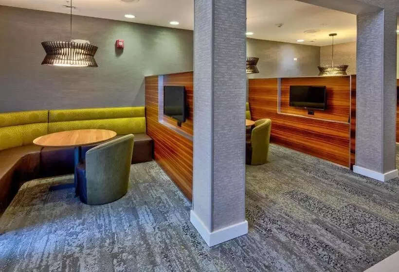 호텔 Courtyard Chicago St. Charles