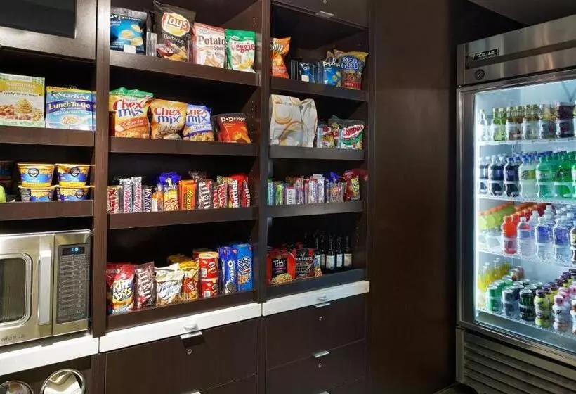 호텔 Courtyard Chicago St. Charles