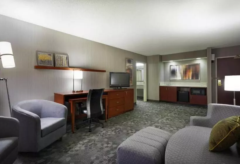 호텔 Courtyard Chicago St. Charles