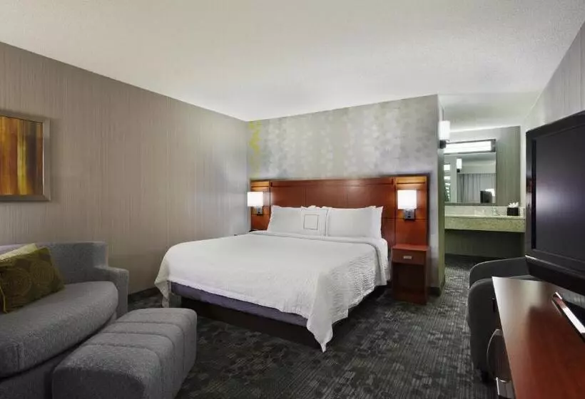 호텔 Courtyard Chicago St. Charles