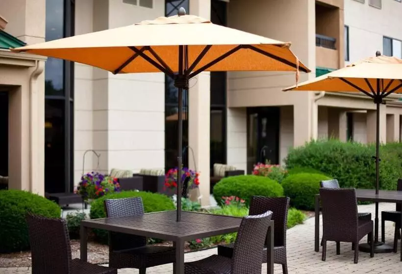 호텔 Courtyard Chicago St. Charles