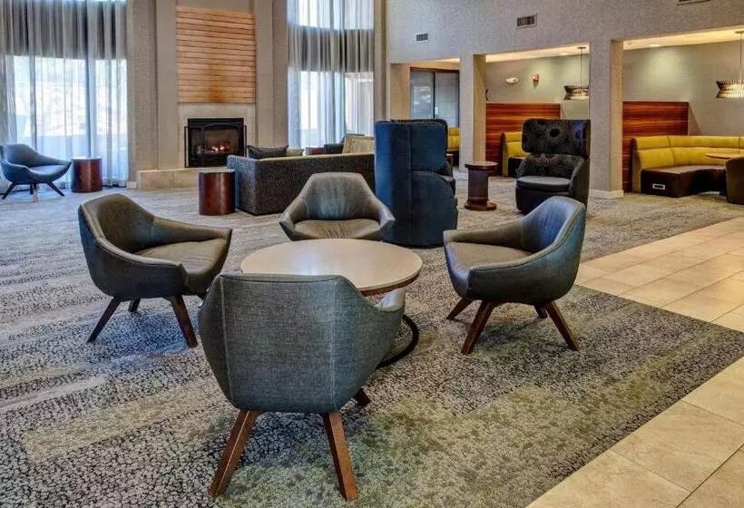 호텔 Courtyard Chicago St. Charles