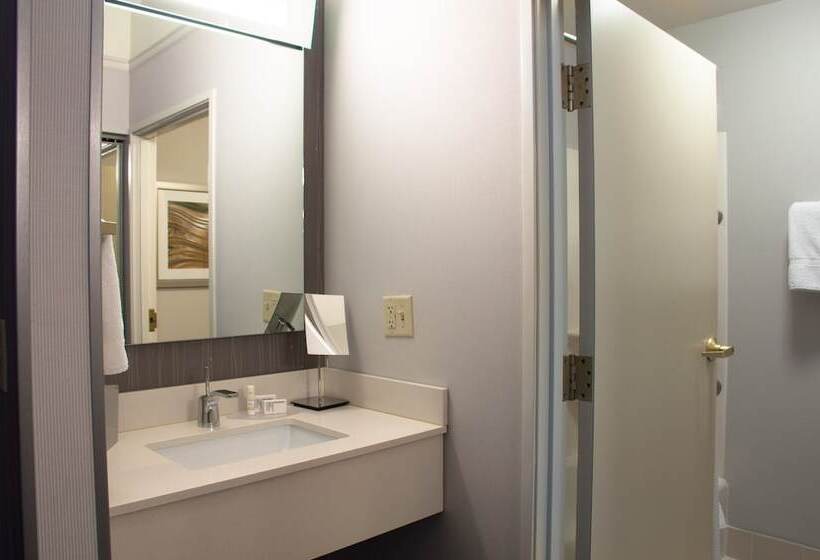 هتل Courtyard By Marriott Colorado Springs South