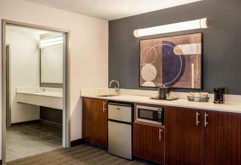 هتل Courtyard By Marriott Colorado Springs South