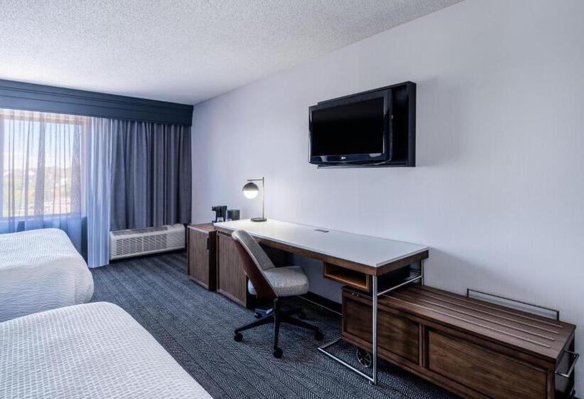 هتل Courtyard By Marriott Colorado Springs South