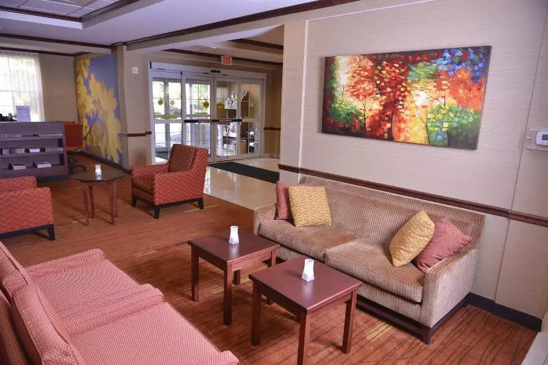 Отель Courtyard Middlebury