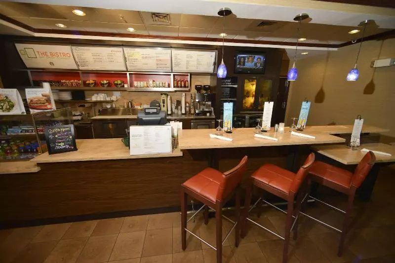 Отель Courtyard Middlebury