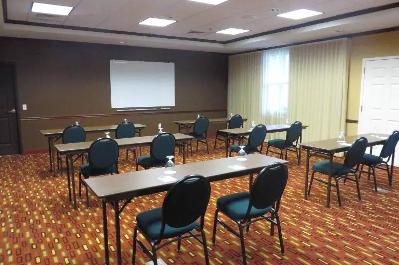 Отель Courtyard Middlebury