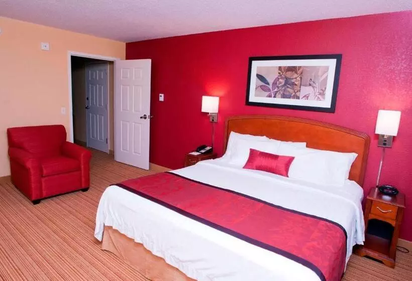 Отель Courtyard Middlebury