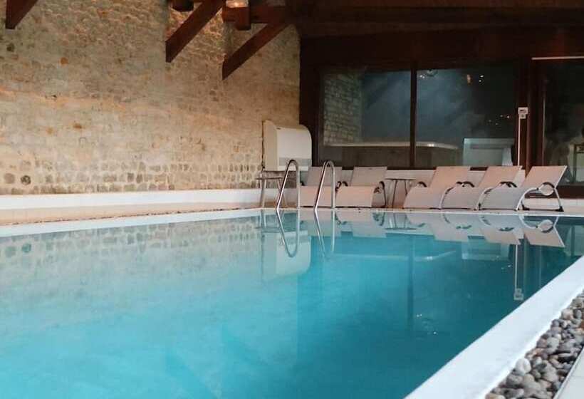 Отель Domaine De Barive