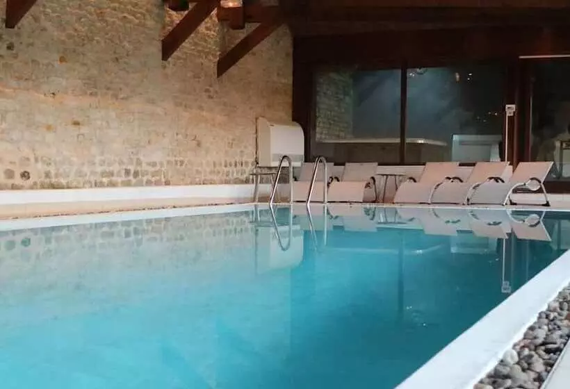 Отель Domaine De Barive