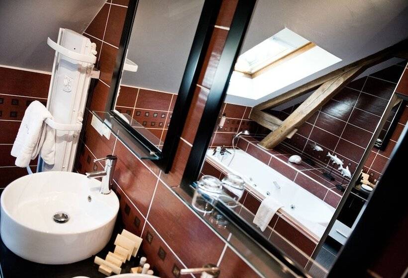 Отель Domaine De Barive