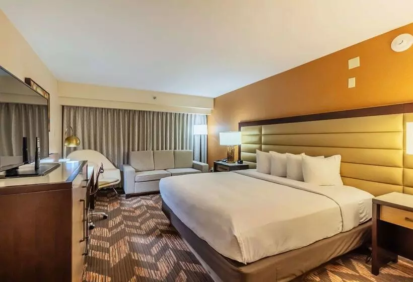 Doubletree By Hilton Hotel Lawrence