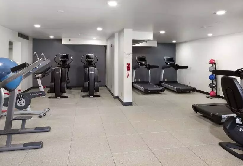 Doubletree By Hilton Hotel Lawrence