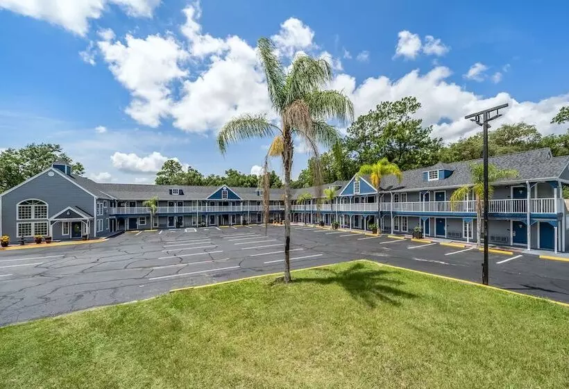 בית מלון כפרי Gatortown Inn