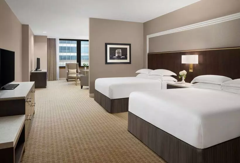 Hilton Indianapolis Hotel & Suites