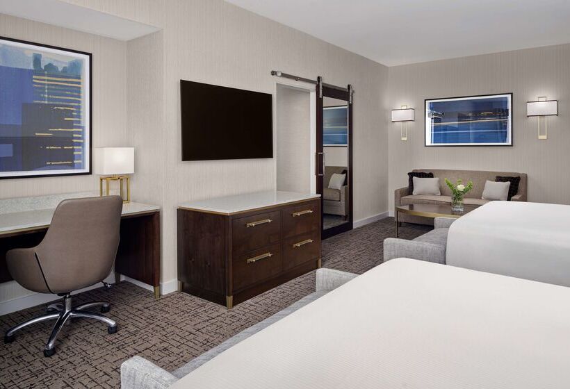 Hilton Indianapolis Hotel & Suites