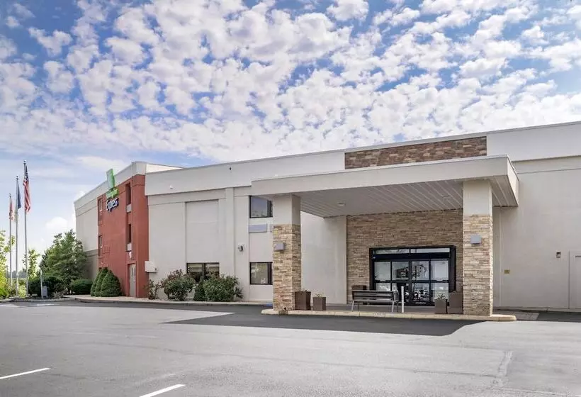 هتل Holiday Inn Express Greencastle, An Ihg