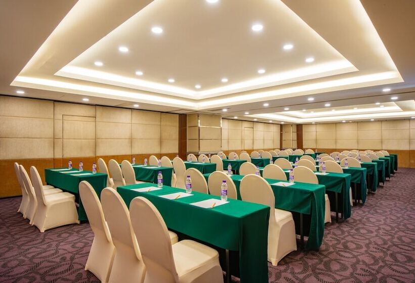 בית מלון כפרי Holiday Inn Hohhot By Ihg