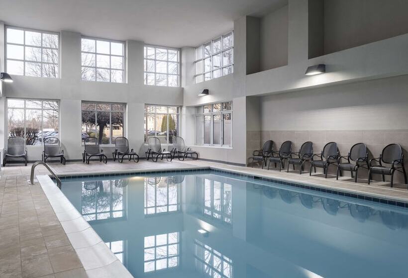 هتل Homewood Suites By Hilton Columbus/airport