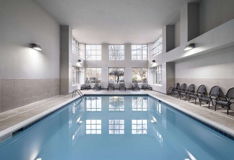 هتل Homewood Suites By Hilton Columbus/airport