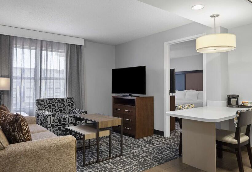 هتل Homewood Suites By Hilton Columbus/airport
