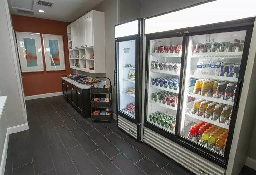 Отель Homewood Suites By Hilton Savannah