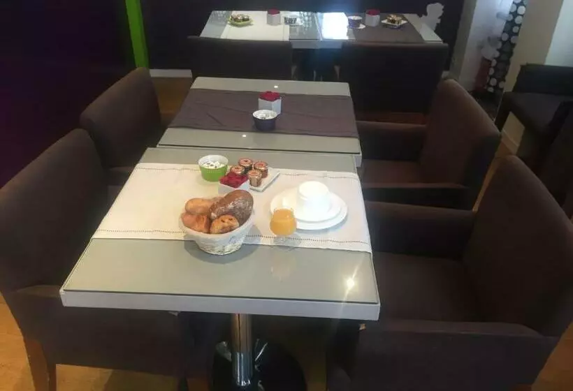 هتل Hôtel Du Parc Saint Charles