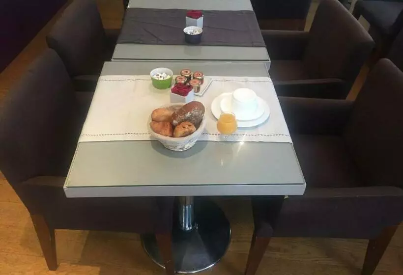 هتل Hôtel Du Parc Saint Charles