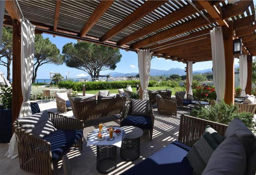 هتل Hôtel La Roya