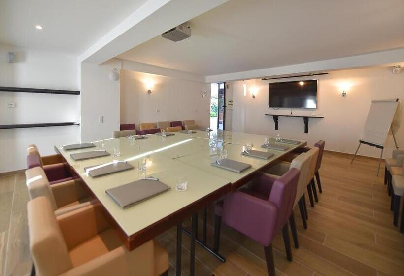 هتل Hôtel La Roya