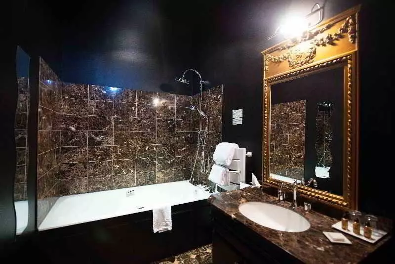 Отель Le Manoir Des Ducs