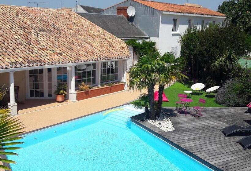 هتل Le Manoir De L Antiquite