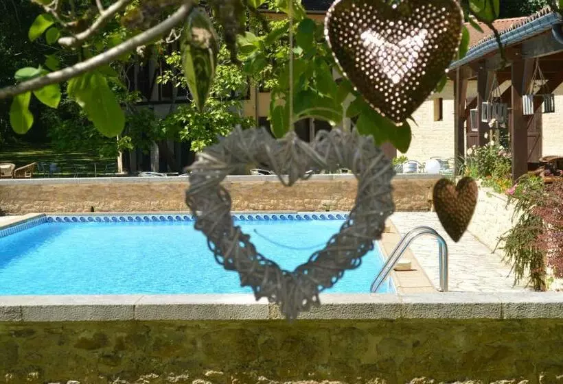 בית מלון כפרי Hôtel Le Relais Du Touron