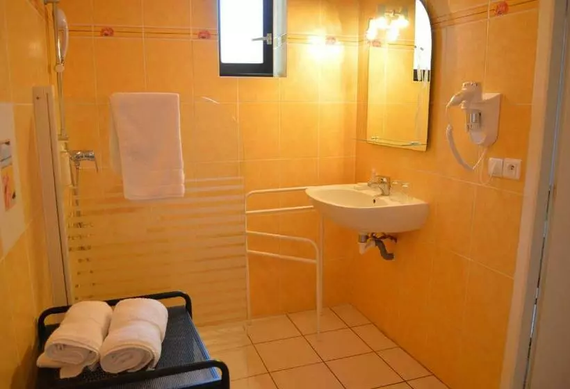 בית מלון כפרי Hôtel Le Relais Du Touron