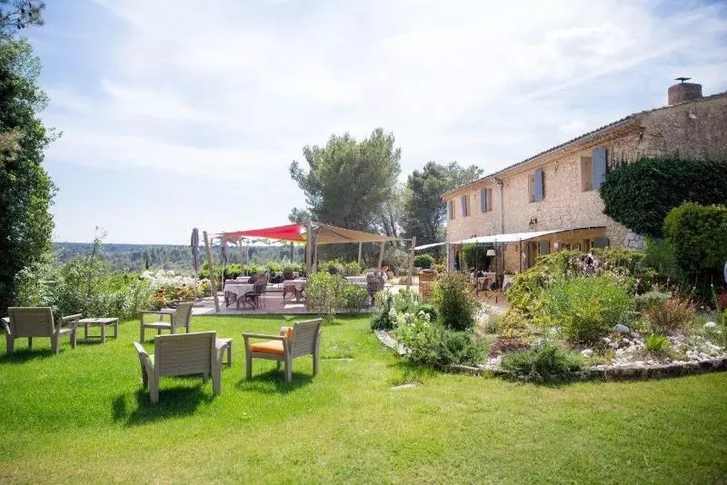 Отель Hôtel Restaurant Mas De Fauchon Teritoria