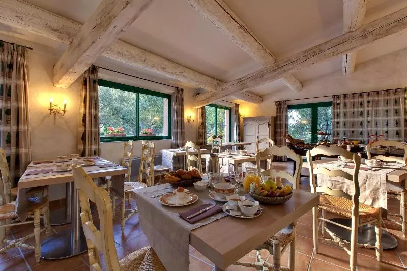 Отель Hôtel Restaurant Mas De Fauchon Teritoria