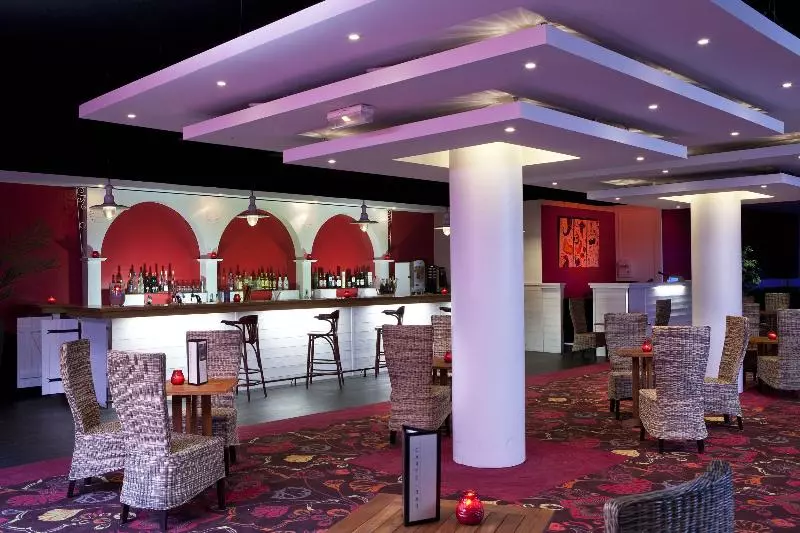 בית מלון כפרי Plaza Site Du Futuroscope