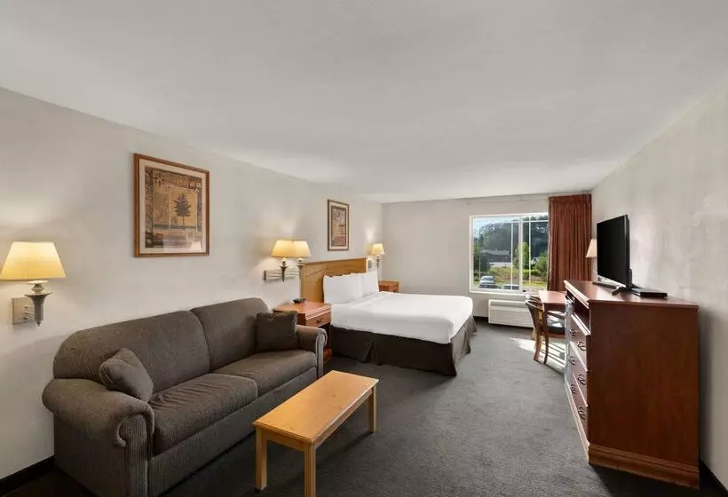 Отель Rodeway Inn & Suites