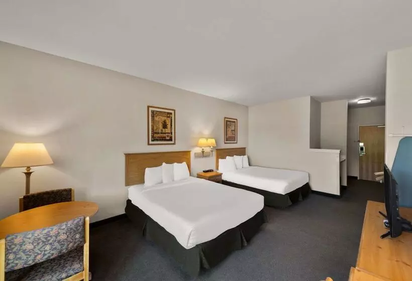 Отель Rodeway Inn & Suites